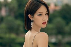 开云平台-跨越太平洋的篮球对话，当詹姆斯用历史级表现定义狂胜之夜