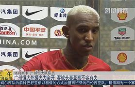 包含广州恒大大胜武汉卓尔，豪取联赛六连胜的词条