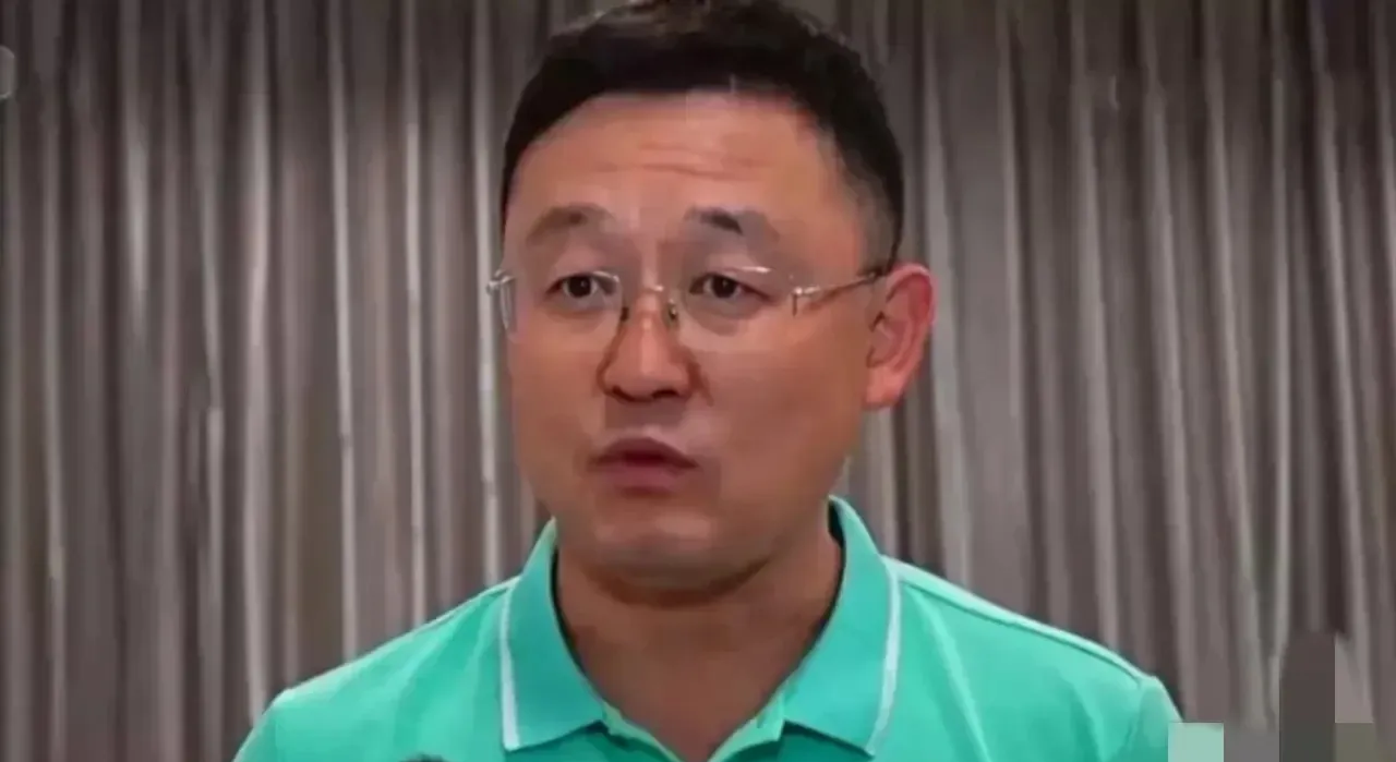 青岛黄海紧急召开战术会议，球队备战迎接未来比赛的简单介绍