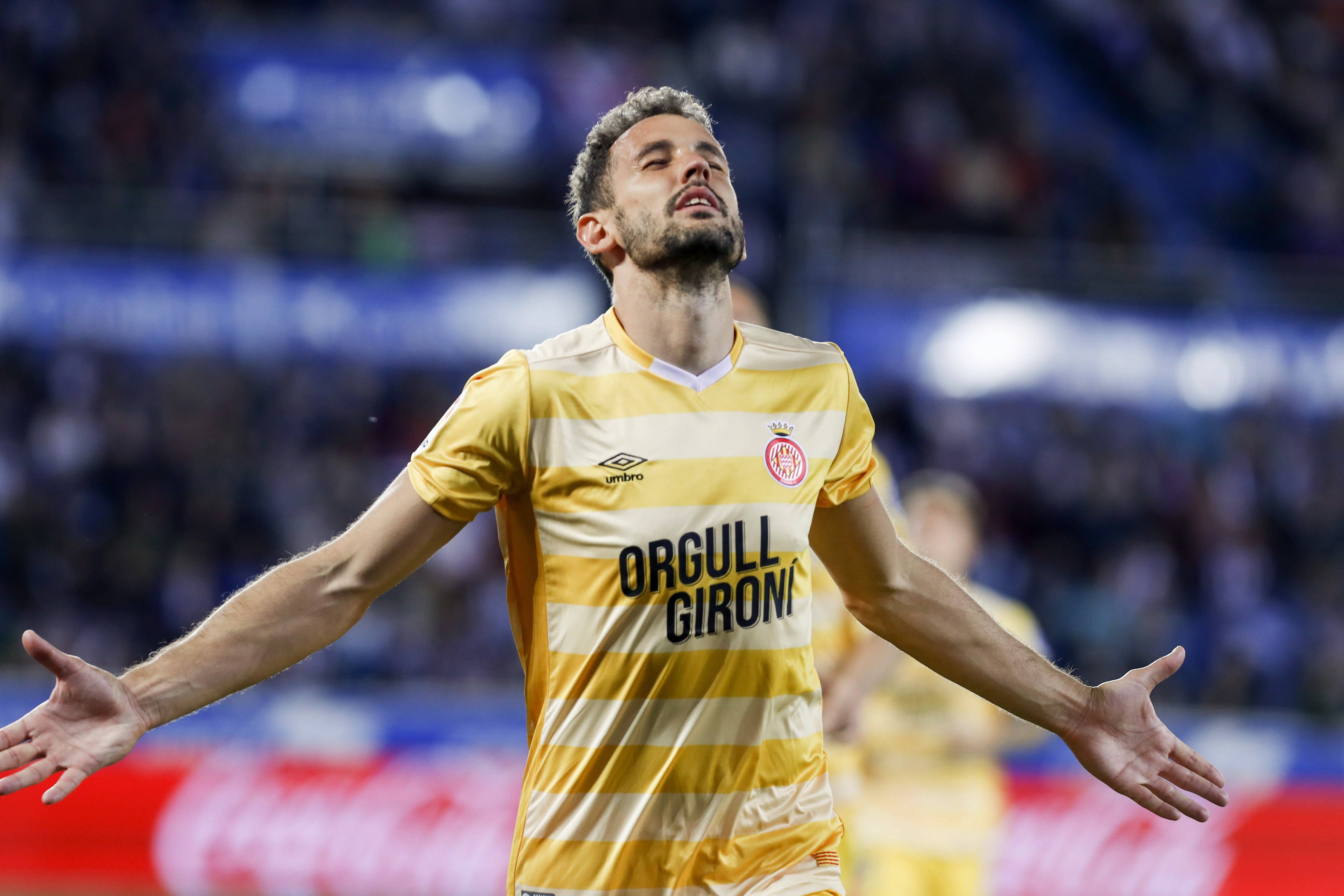 马拉加主场逼平赫罗纳，后卫防线表现出色