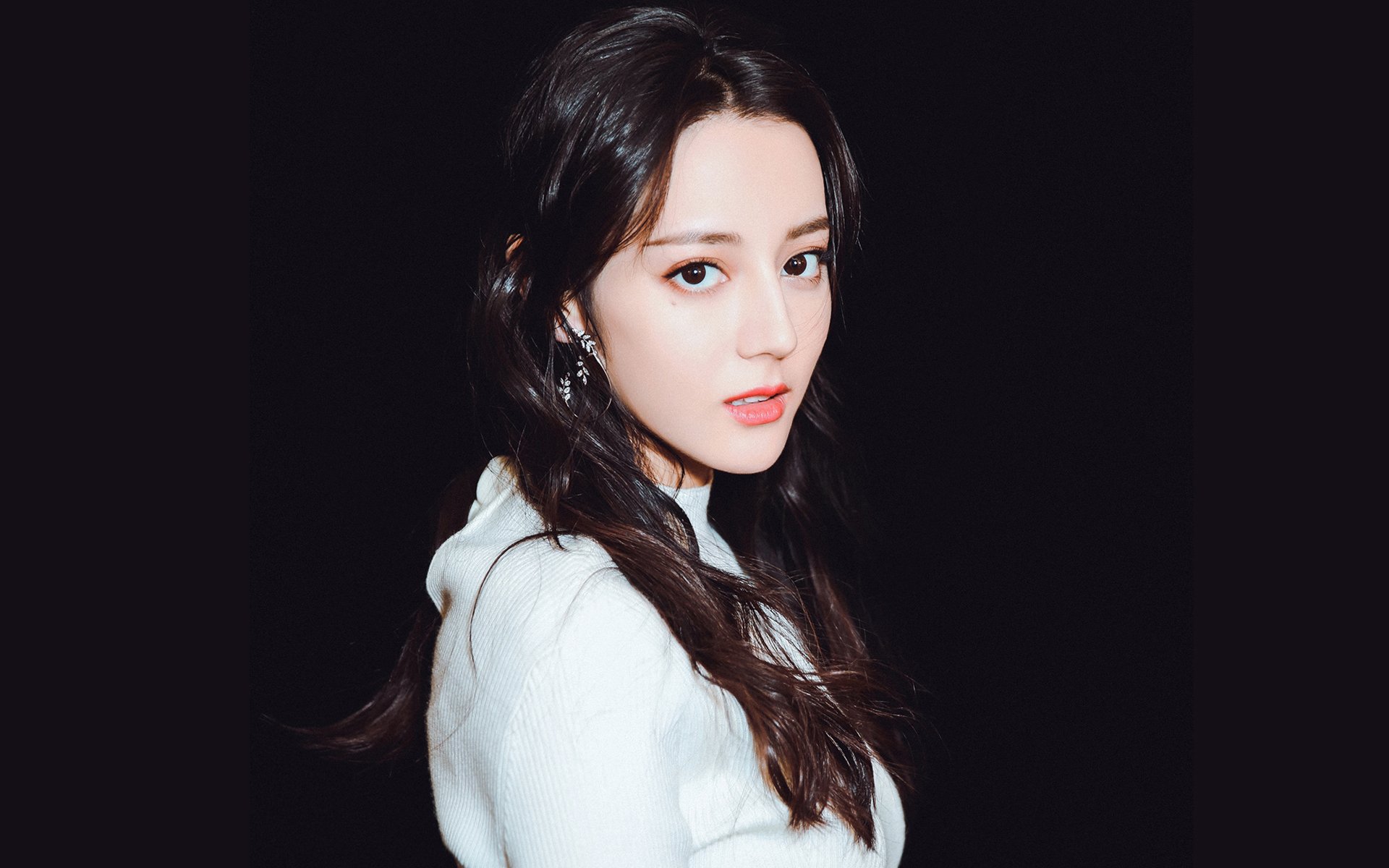 慈善巅峰战，国米点胜尼日利亚明星联队，莱万喧宾夺主演绎另类征服