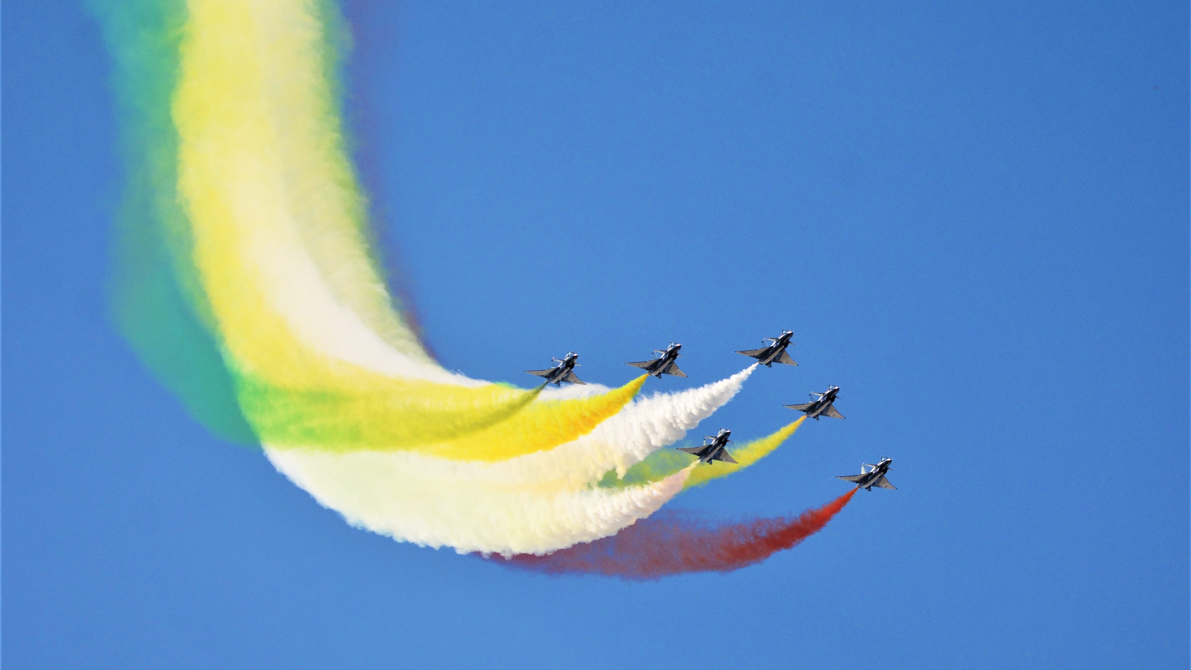 F1街道赛之夜,佩德里完成足球生涯里程碑