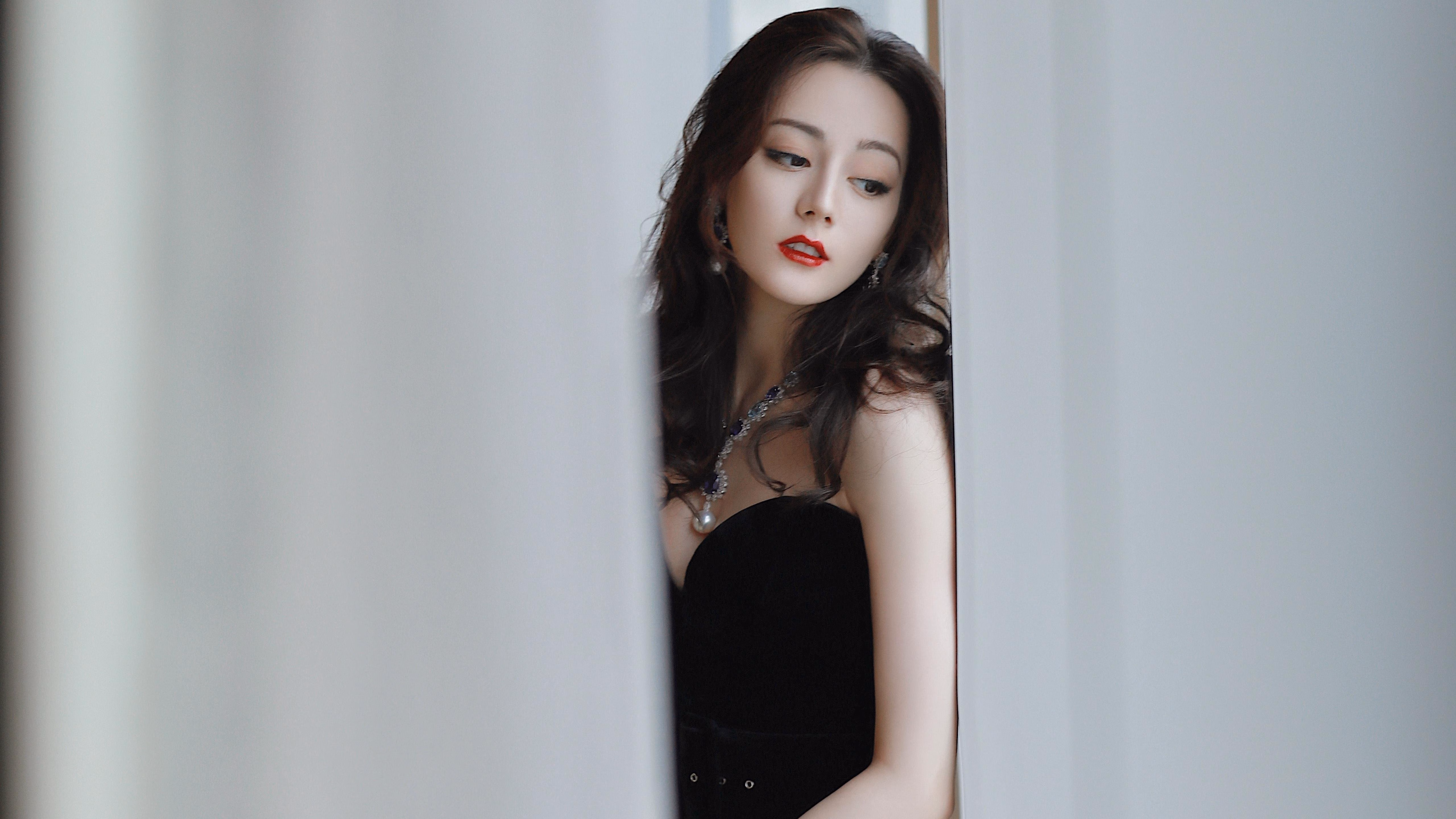 星光碾碎钢铁，当内马尔在友谊赛的绿茵上跳起桑巴